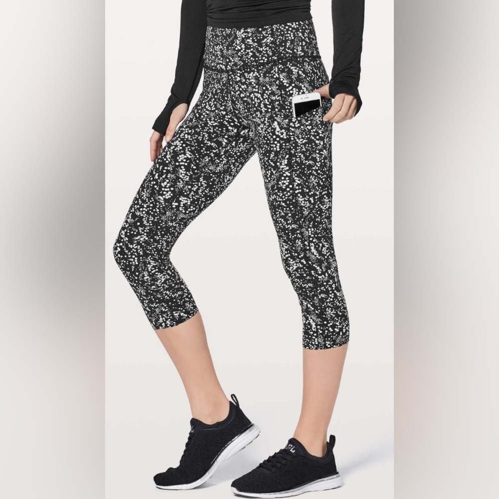 Lululemon Fast‎ and Free Crop II 19” Chirasu Black Nulux sz12